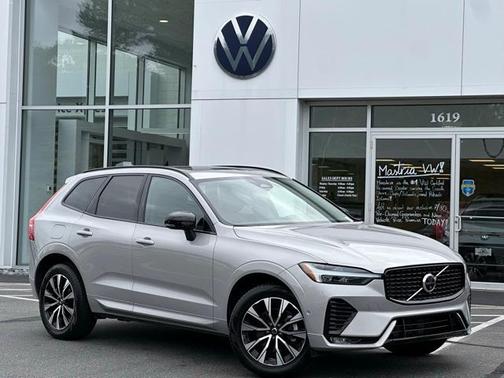 2025 Volvo XC60 B5 Plus