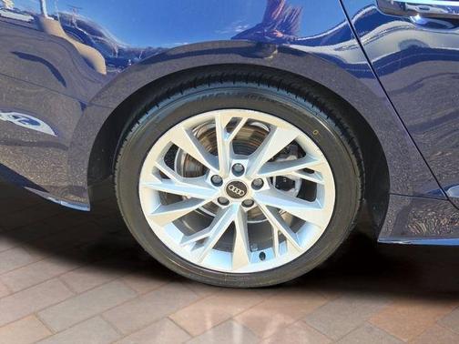Navarra Blue Metallic 2023 Audi A5 40 Premium