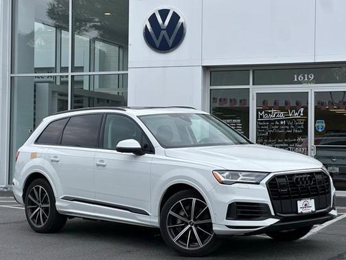 2022 Audi Q7 55 Premium Plus