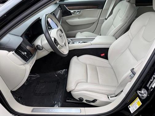 2022 Volvo S90 B6 Inscription
