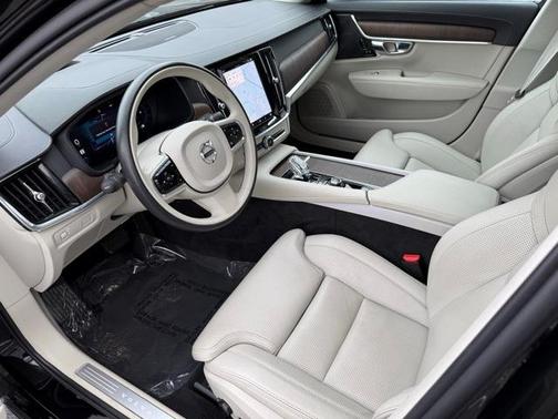 2022 Volvo S90 B6 Inscription