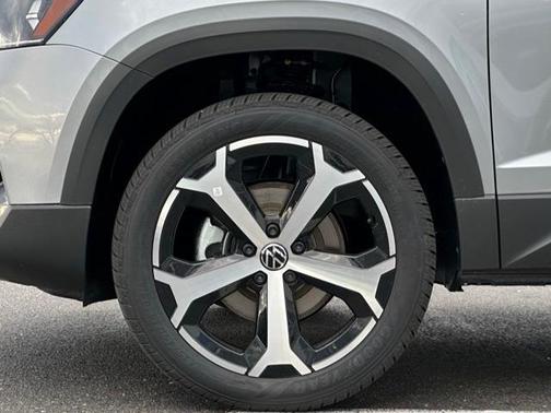 2025 Volkswagen Taos 1.5T SEL