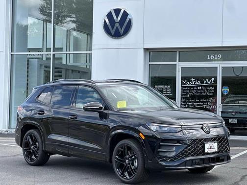 2025 Volkswagen Tiguan 2.0T SE R-Line Black