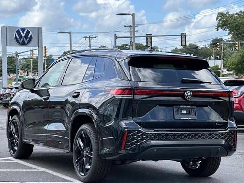2025 Volkswagen Tiguan 2.0T SE R-Line Black