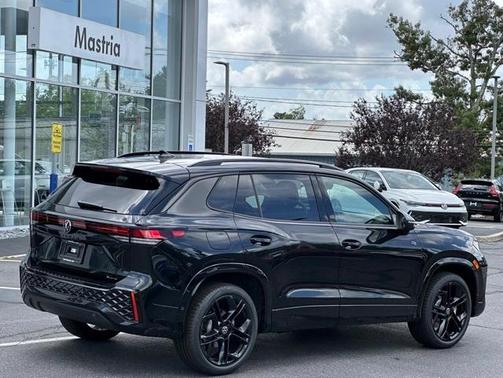 2025 Volkswagen Tiguan 2.0T SE R-Line Black