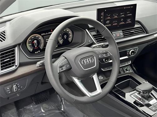 2024 Audi Q5 e 55 S line quattro Premium