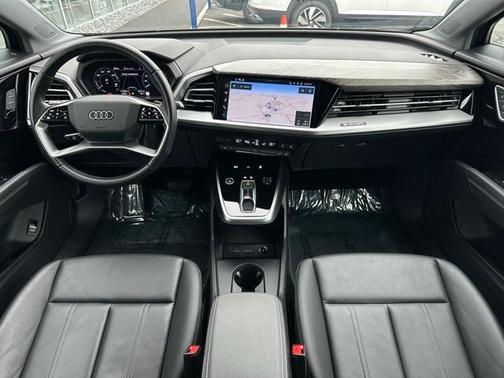 2024 Audi Q4 e-tron 55 quattro Premium