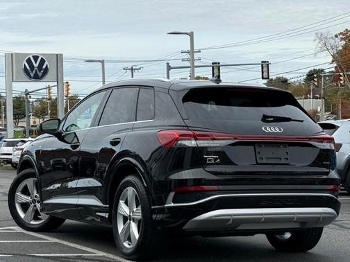 2024 Audi Q4 e-tron 55 quattro Premium