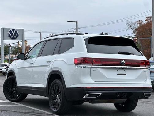 2025 Volkswagen Atlas 2.0T SE