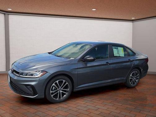 Platinum Gray Metallic 2025 Volkswagen Jetta 1.5T Sport