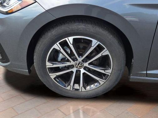 Platinum Gray Metallic 2025 Volkswagen Jetta 1.5T Sport