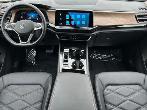 2025 Volkswagen Atlas 2.0T SE