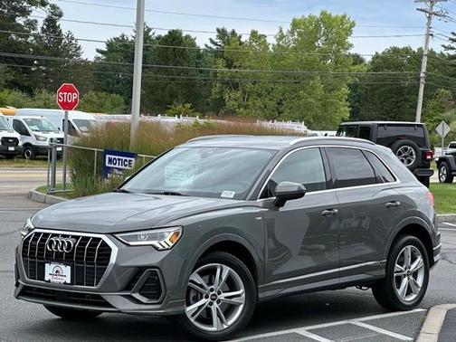 2022 Audi Q3 45 S line Premium