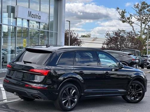 2025 Audi Q7 55 Premium Plus