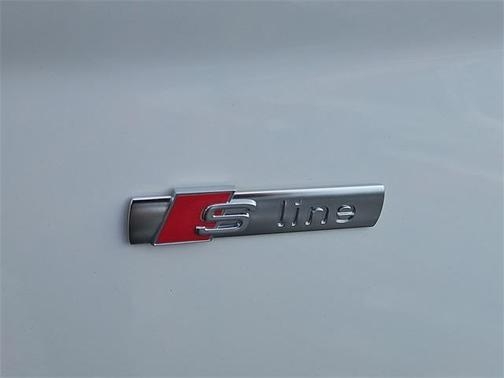 2024 Audi Q5 45 S line quattro Premium