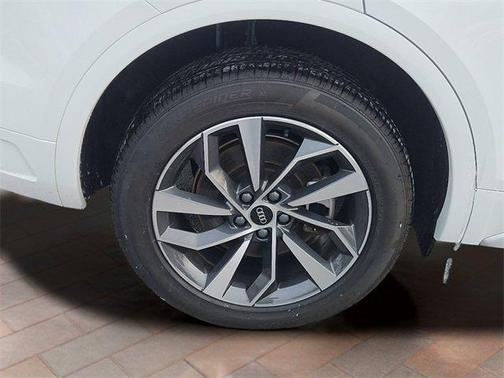 2024 Audi Q5 45 S line quattro Premium