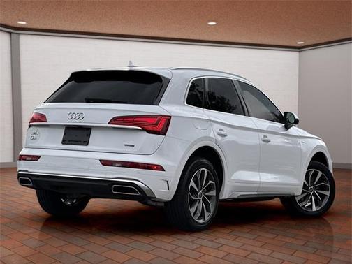 2024 Audi Q5 45 S line quattro Premium