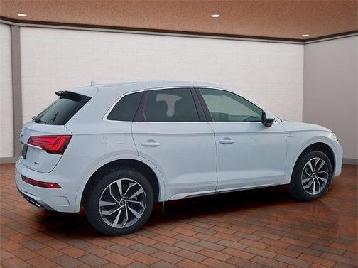 2024 Audi Q5 45 S line quattro Premium