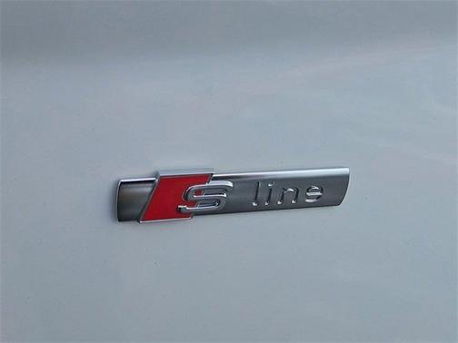 2024 Audi Q5 45 S line quattro Premium