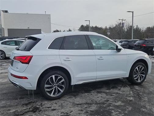 2024 Audi Q5 45 S line quattro Premium