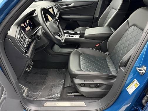 2024 Volkswagen Atlas Cross Sport 2.0T SEL Premium R-Line