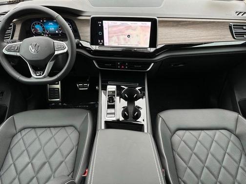 2024 Volkswagen Atlas Cross Sport 2.0T SEL Premium R-Line