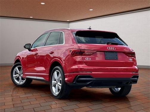 2022 Audi Q3 45 S line Premium