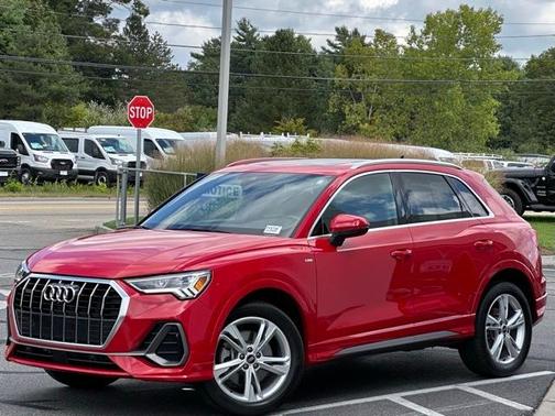 2022 Audi Q3 45 S line Premium
