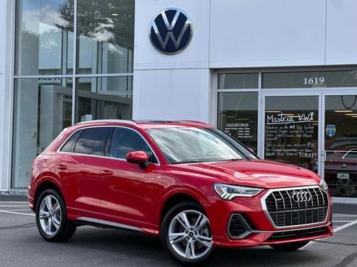2022 Audi Q3 45 S line Premium