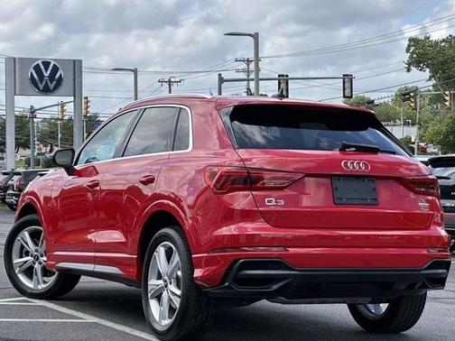 2022 Audi Q3 45 S line Premium