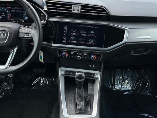 2022 Audi Q3 45 S line Premium