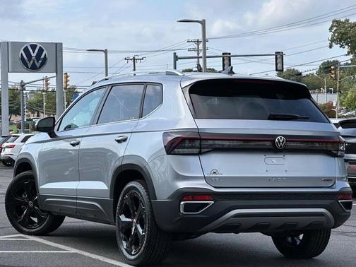 2025 Volkswagen Taos 1.5T SEL