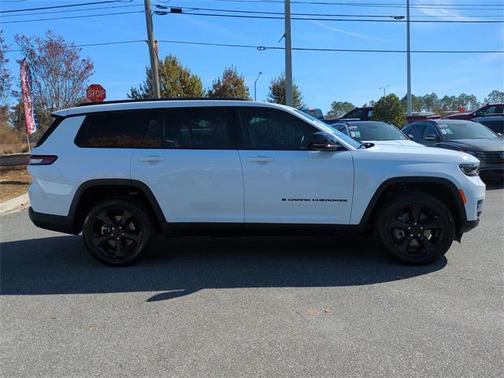 2022 Jeep Grand Cherokee L Altitude