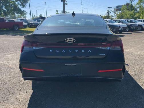 2025 Hyundai ELANTRA HEV SEL Sport