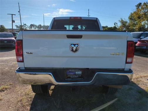 2017 RAM 3500 SLT Crew Cab 4x4 6'4' Box