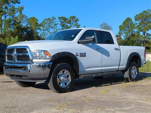 2017 RAM 3500 SLT Crew Cab 4x4 6'4' Box