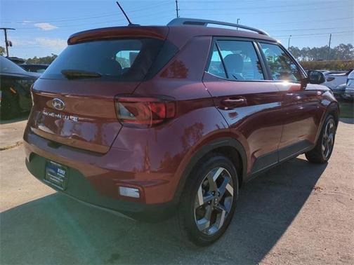 2024 Hyundai VENUE SEL