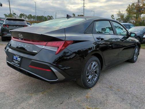 2026 Hyundai ELANTRA HEV Blue