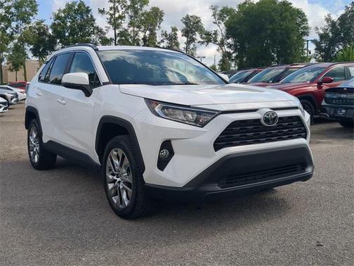 2020 Toyota RAV4 XLE Premium