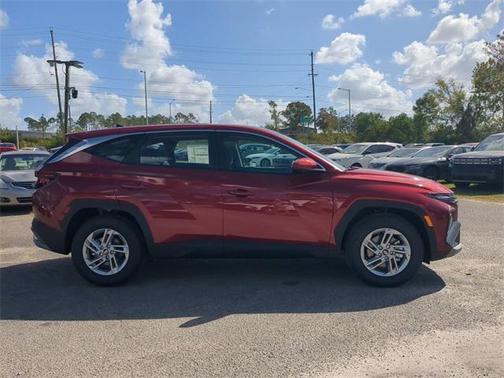 2025 Hyundai TUCSON SE