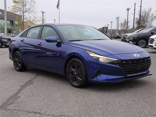 2022 Hyundai ELANTRA SEL