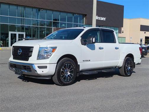 2021 Nissan Titan SV