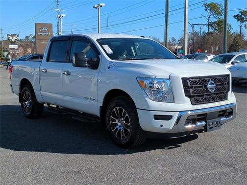 2021 Nissan Titan SV