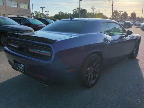 Plum Crazy Pearlcoat 2023 Dodge Challenger R/T