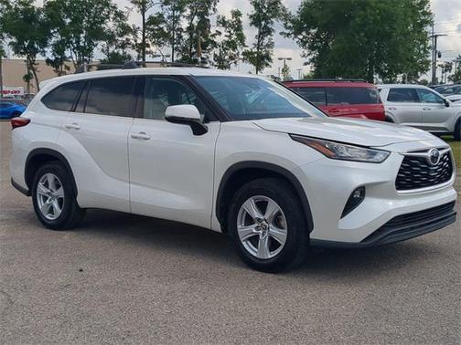 2020 Toyota Highlander LE