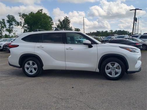 2020 Toyota Highlander LE