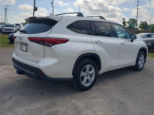 2020 Toyota Highlander LE
