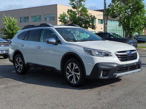 Crystal White Pearl 2021 Subaru Outback Touring XT
