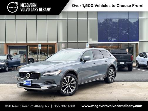 2022 Volvo V90 Cross Country B6