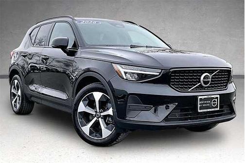 2026 Volvo XC40 Core